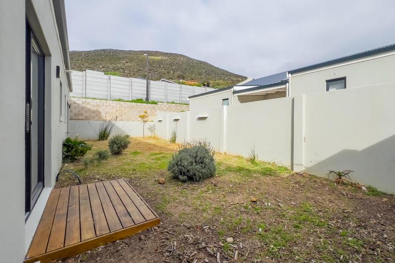 To Let 2 Bedroom Property for Rent in Capri Western Cape